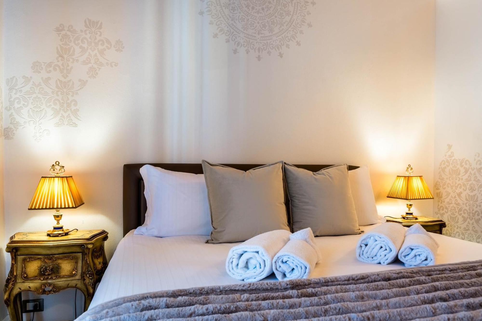 Palazzo Ristori Apartment เวโรนา ภายนอก รูปภาพ