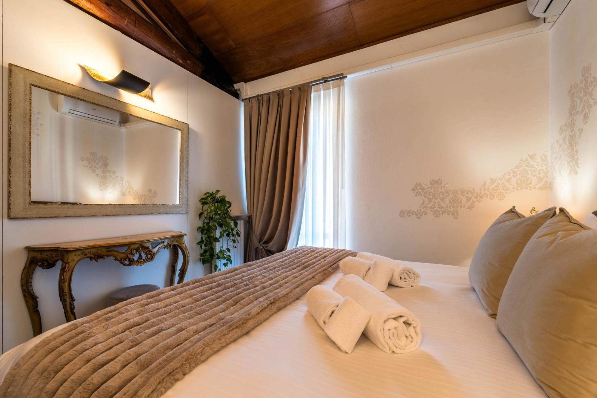 Palazzo Ristori Apartment เวโรนา ภายนอก รูปภาพ