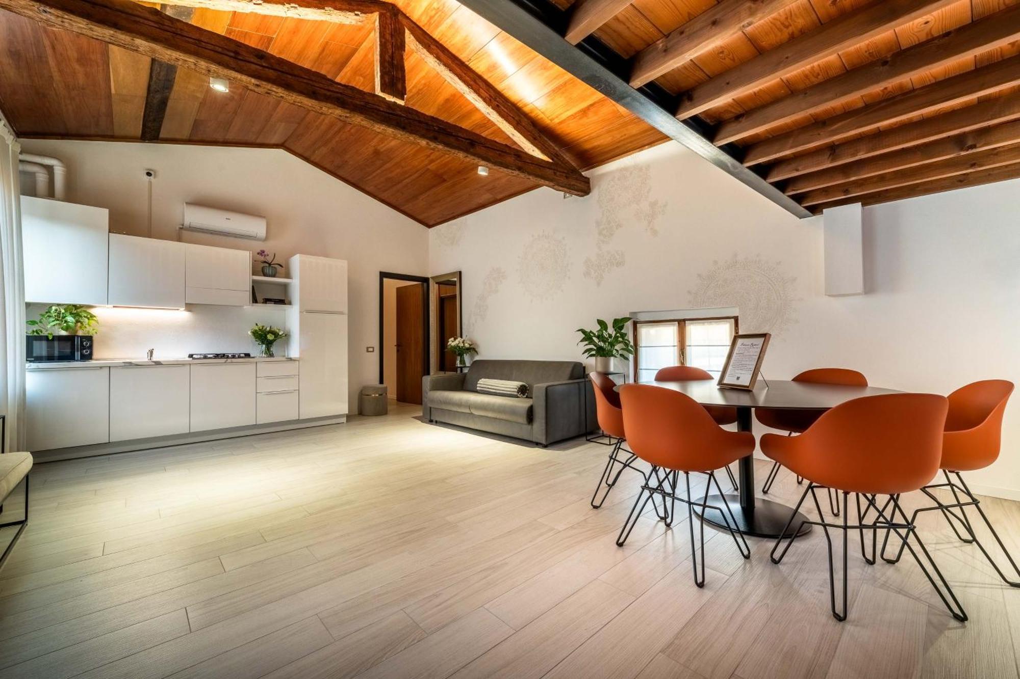 Palazzo Ristori Apartment เวโรนา ภายนอก รูปภาพ