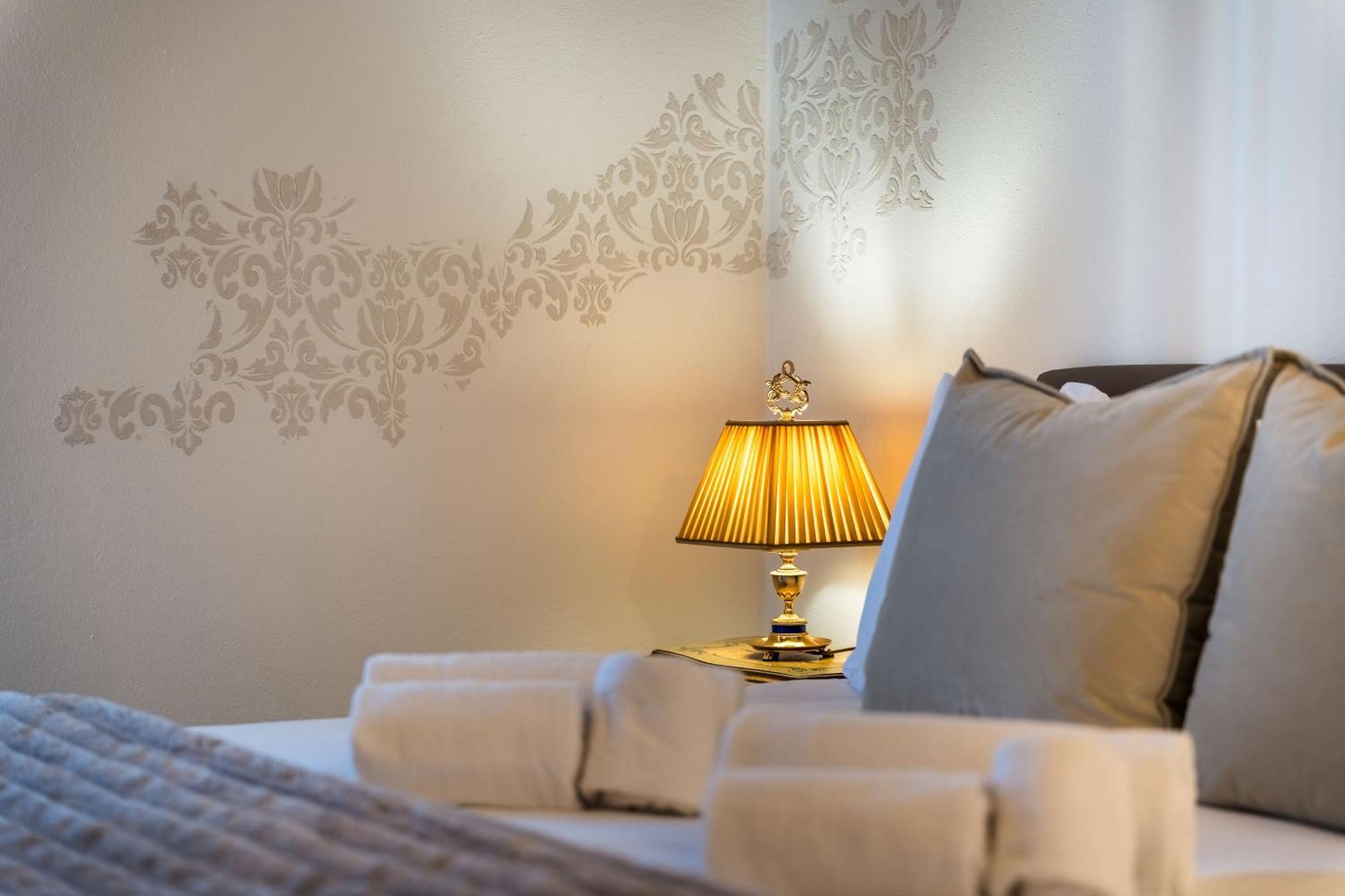 Palazzo Ristori Apartment เวโรนา ภายนอก รูปภาพ