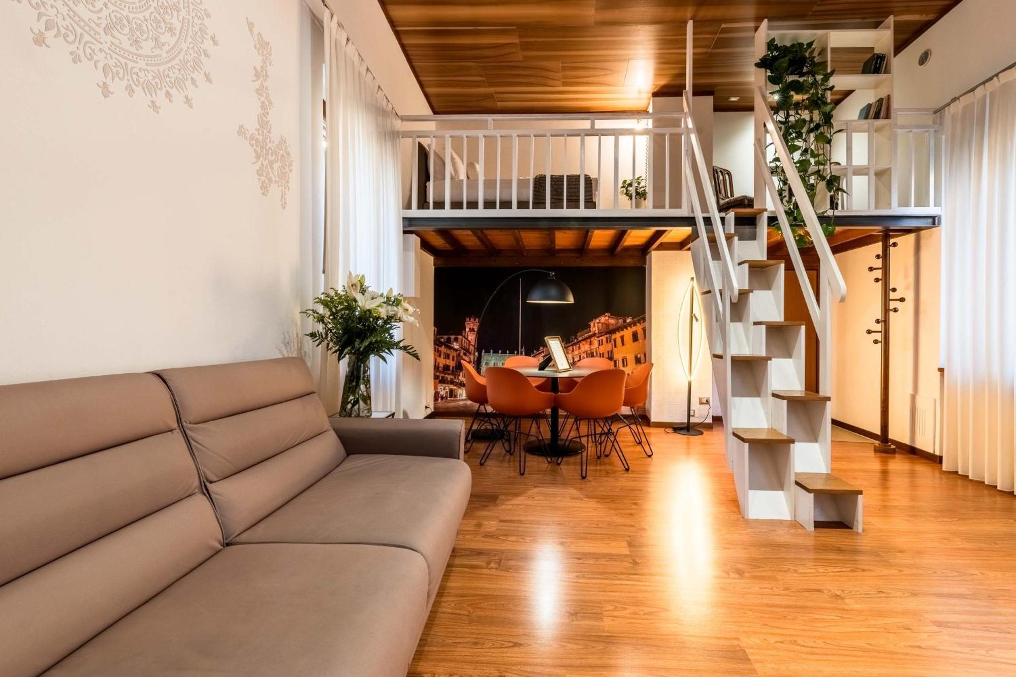 Palazzo Ristori Apartment เวโรนา ภายนอก รูปภาพ