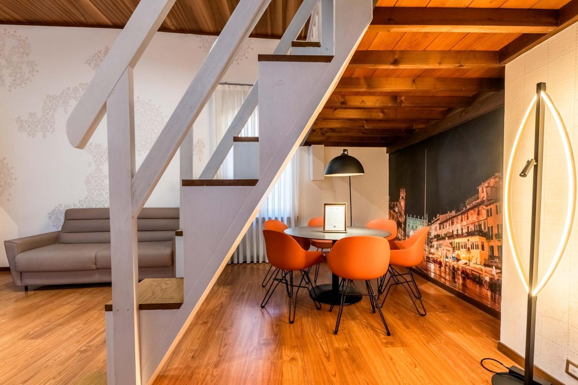 Palazzo Ristori Apartment เวโรนา ภายนอก รูปภาพ