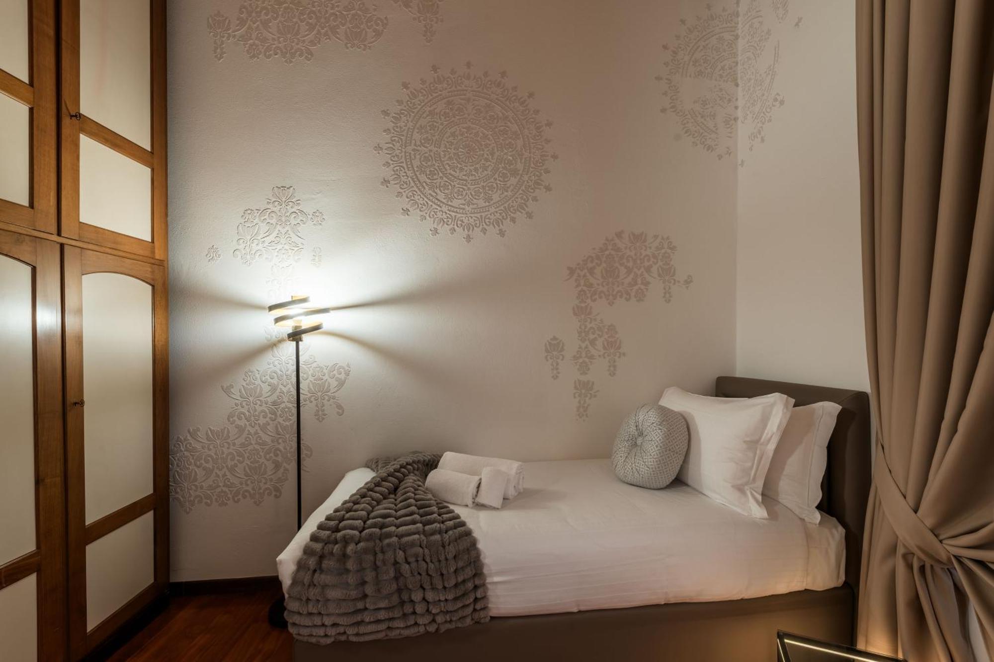 Palazzo Ristori Apartment เวโรนา ภายนอก รูปภาพ