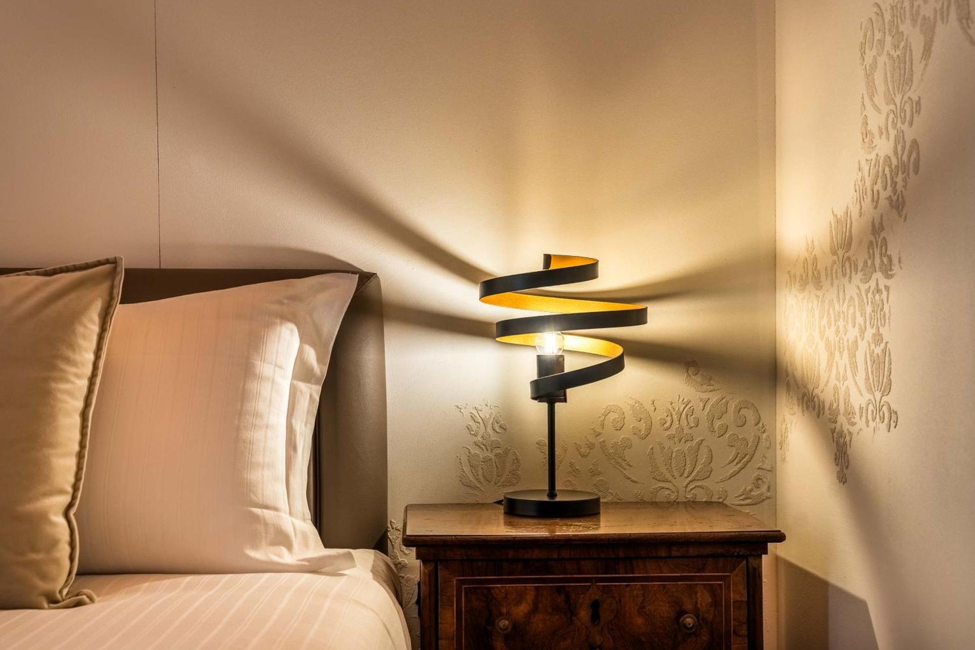 Palazzo Ristori Apartment เวโรนา ภายนอก รูปภาพ