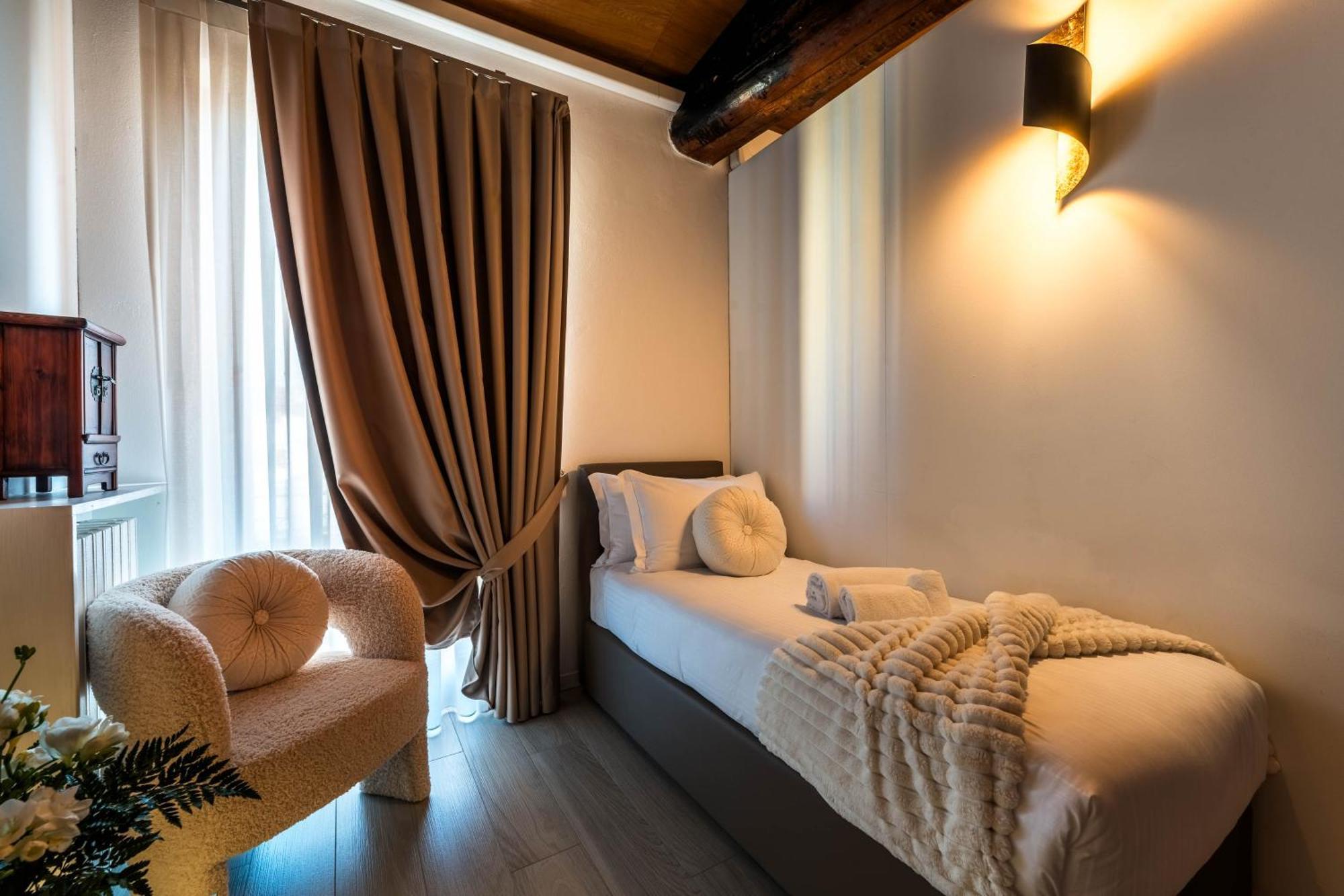 Palazzo Ristori Apartment เวโรนา ภายนอก รูปภาพ
