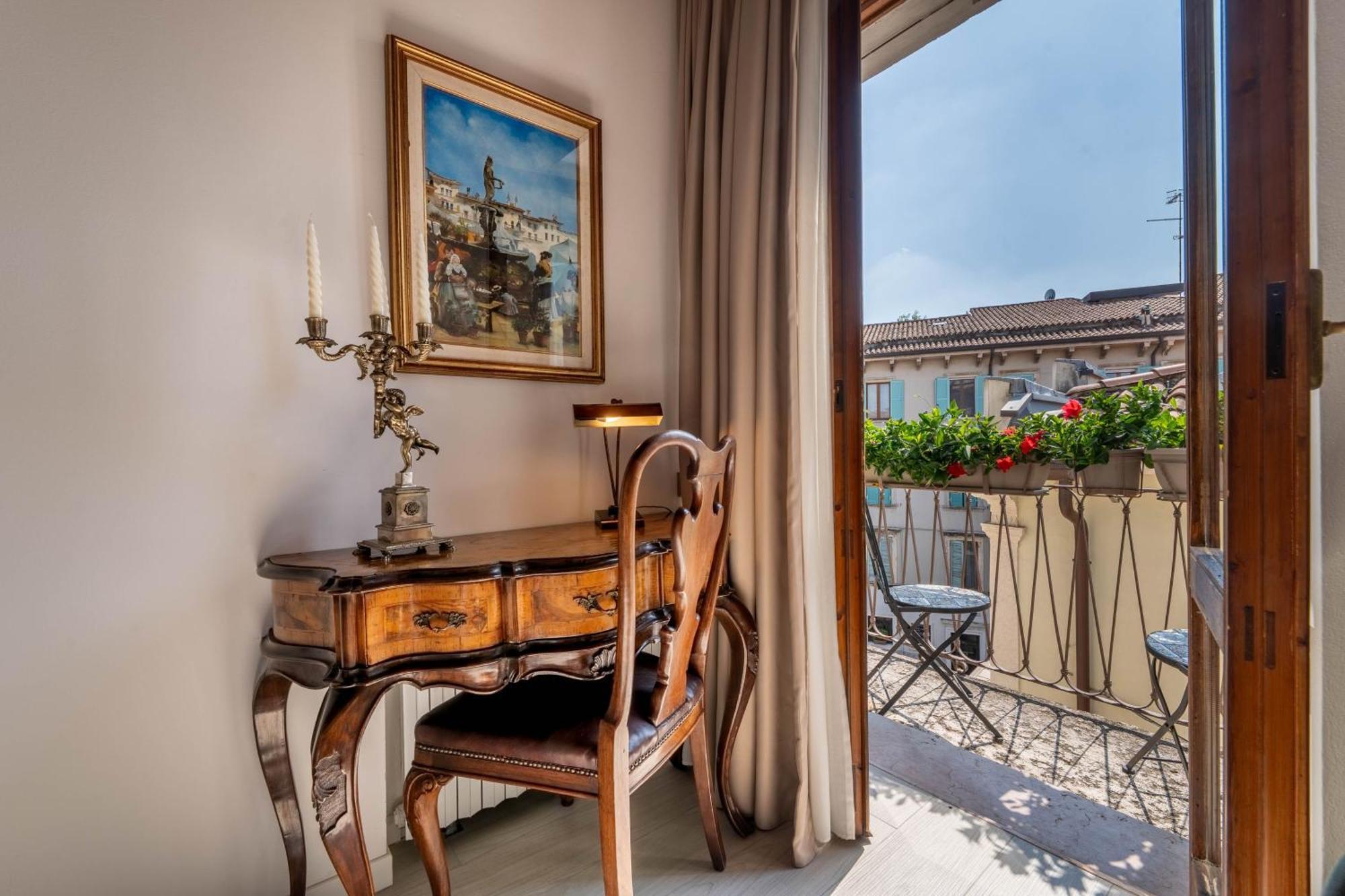 Palazzo Ristori Apartment เวโรนา ภายนอก รูปภาพ